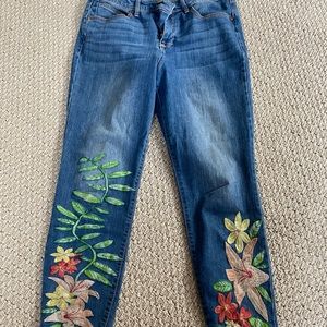 BANDOLINO Embroidered Floral Jeans 6